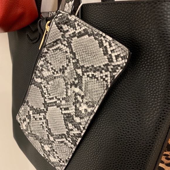 Black 3-N-1 Snake Print Tote {middle bag only} - Picture 3 of 3